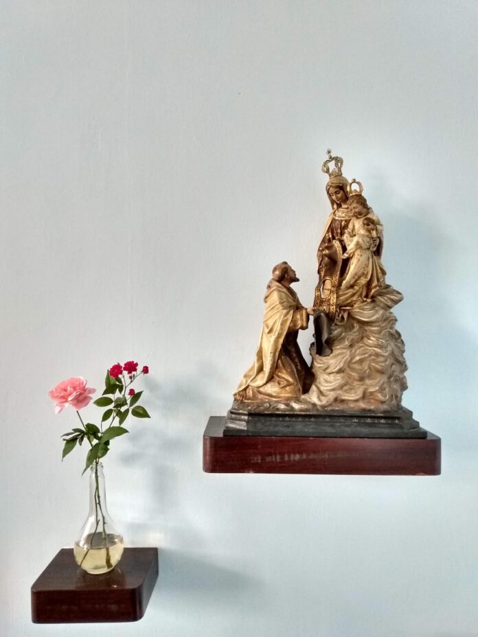 Statue of Our Lady of Mount Carmel and St Simon Stock