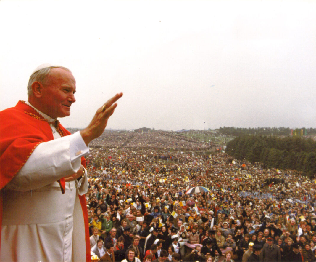 Pope-John-Paul-II-during-his-visit-to-Knock-1979-3